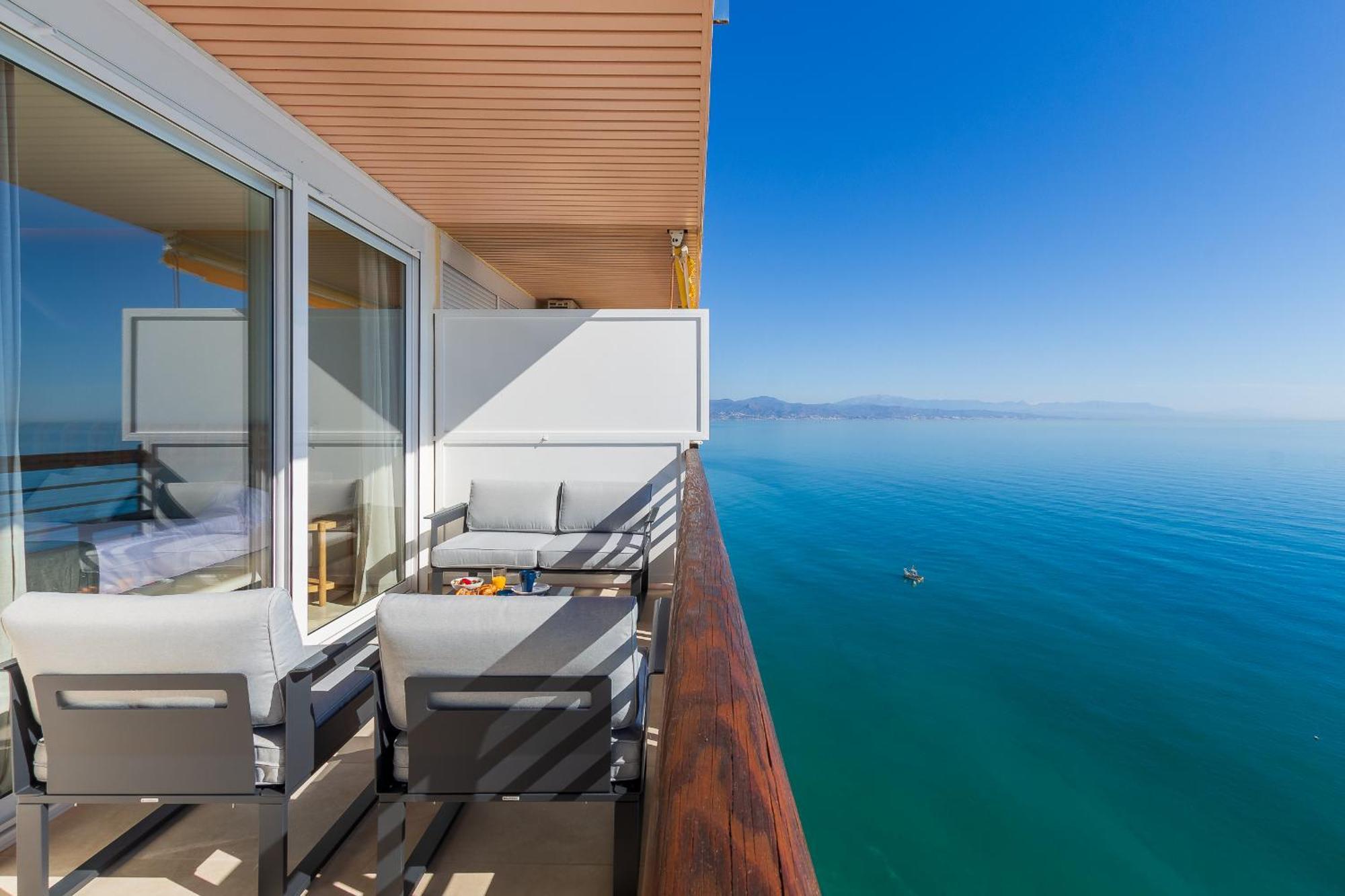 Santa Clara Modern & Exclusive Seafront Apartment トレモリノス エクステリア 写真